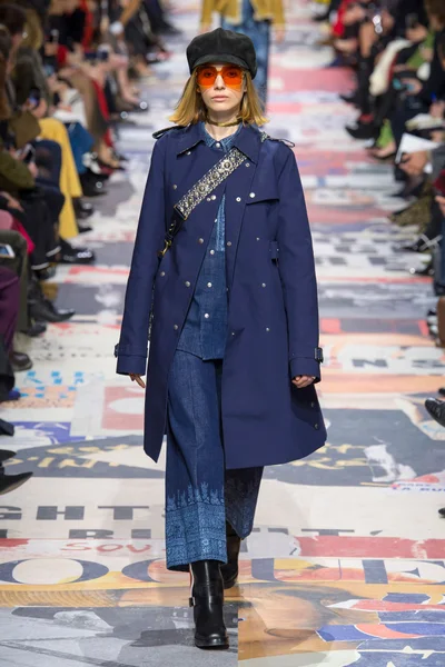 Look 37